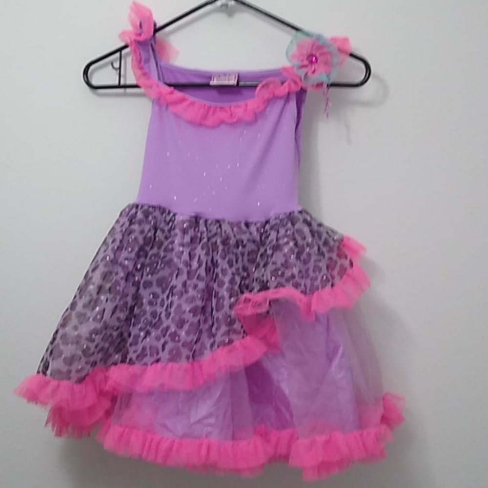 Girls dress up